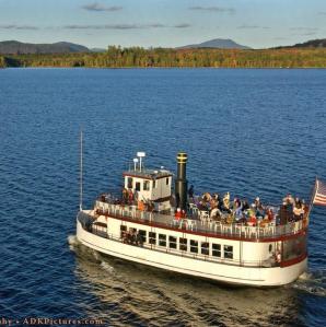 WW Durant tour boat on the Raquette Lake