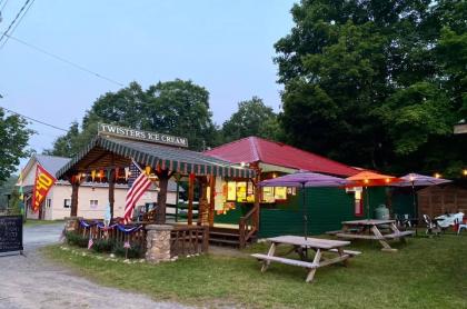 twisters ice cream stand